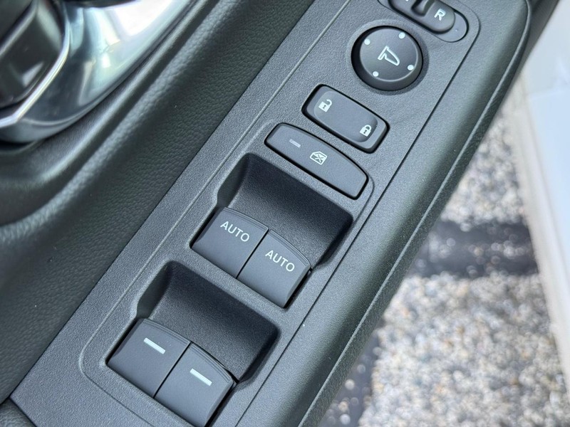 Honda CR-V Vehicle Image 15
