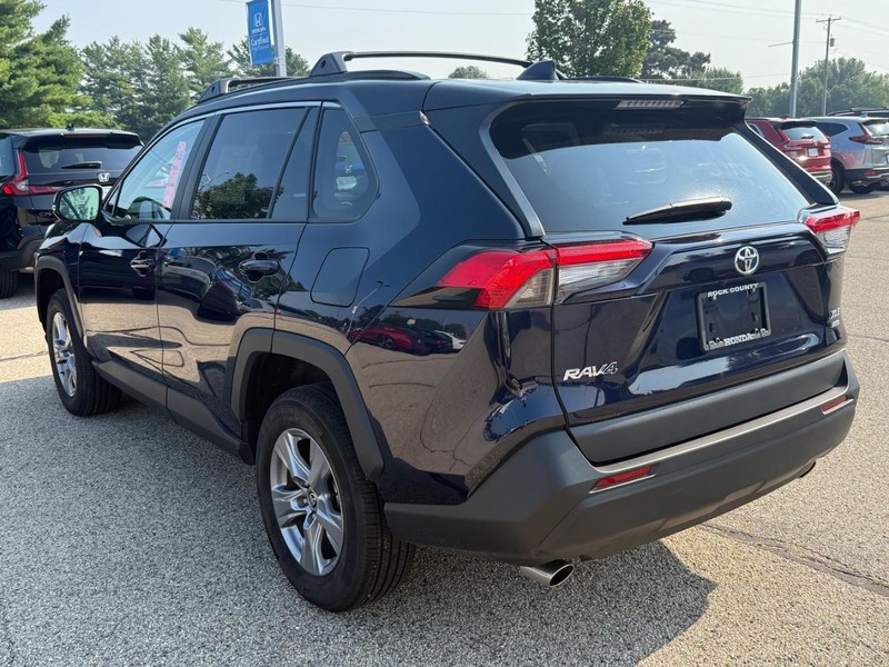 Toyota RAV4 Vehicle Image 6