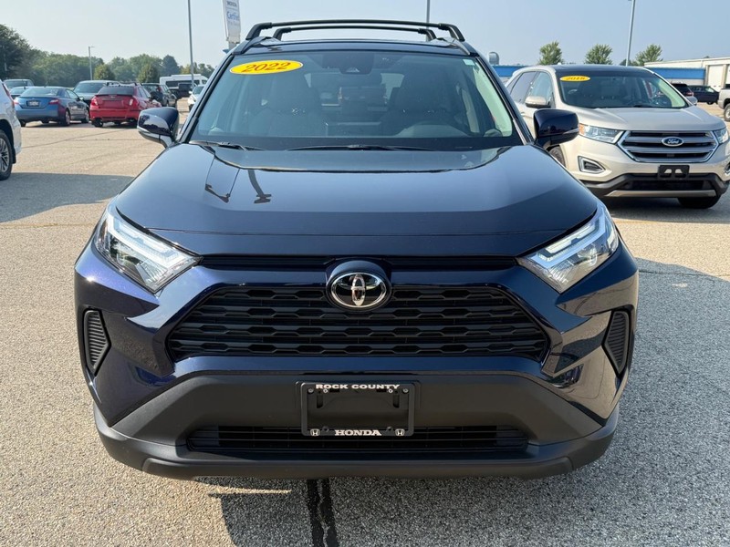 Toyota RAV4 Vehicle Image 8