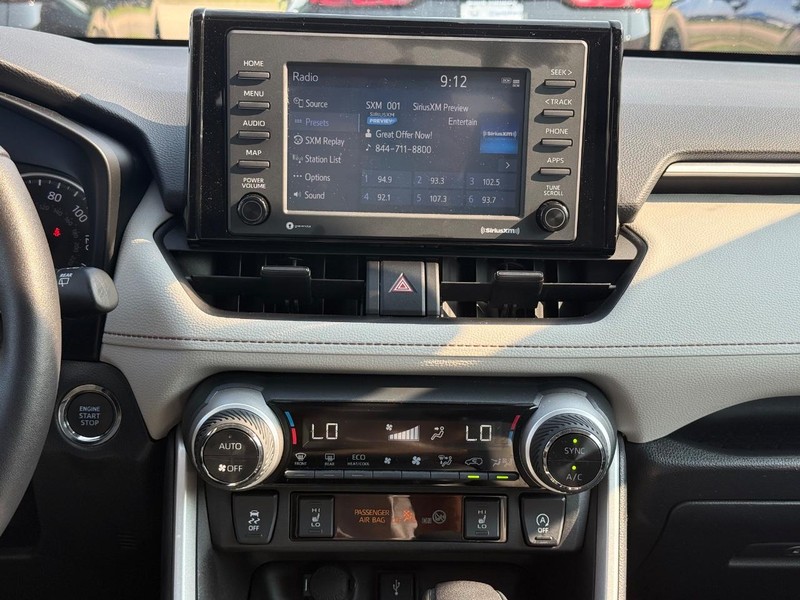 Toyota RAV4 Vehicle Image 11