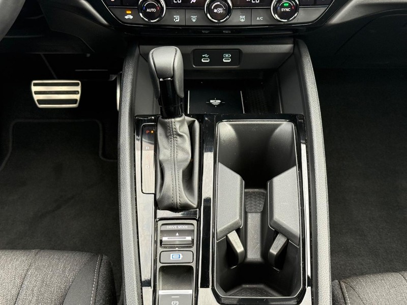 Honda Accord Hybrid Vehicle Image 12