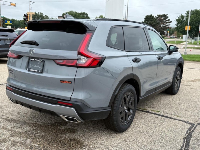 Honda CR-V Hybrid Vehicle Image 3