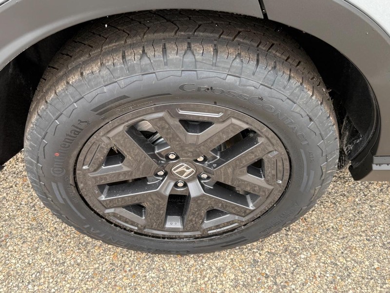 Honda CR-V Hybrid Vehicle Image 5