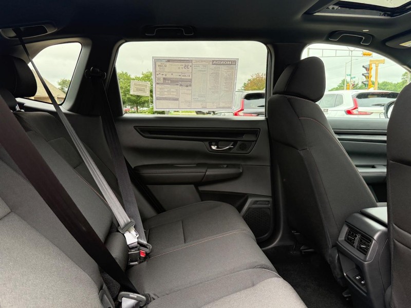 Honda CR-V Hybrid Vehicle Image 6