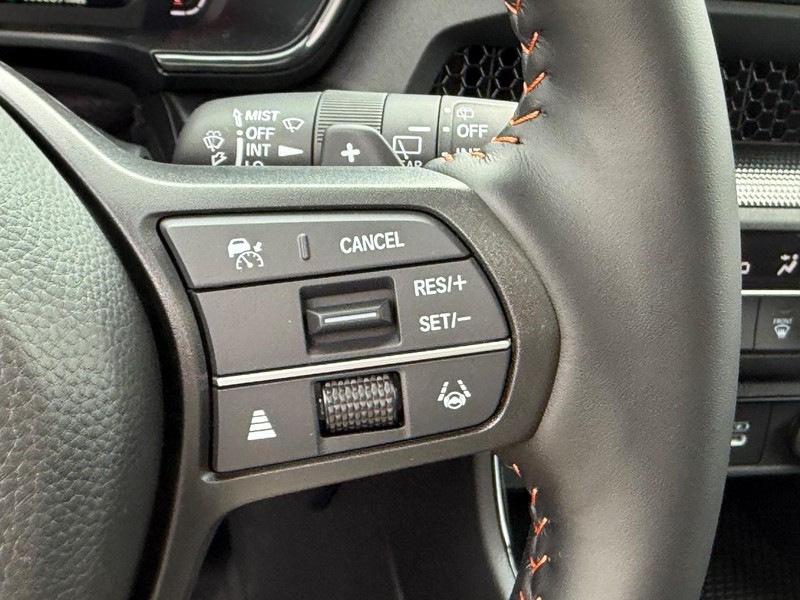 Honda CR-V Hybrid Vehicle Image 13