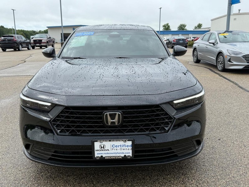 Honda Accord Hybrid Vehicle Image 8
