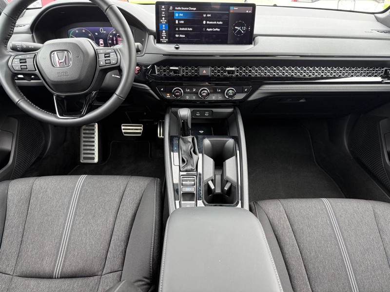 Honda Accord Hybrid Vehicle Image 10