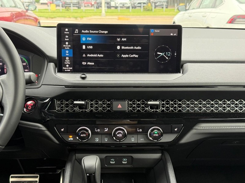 Honda Accord Hybrid Vehicle Image 11