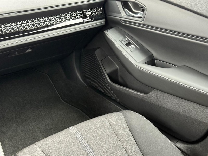 Honda Accord Hybrid Vehicle Image 14
