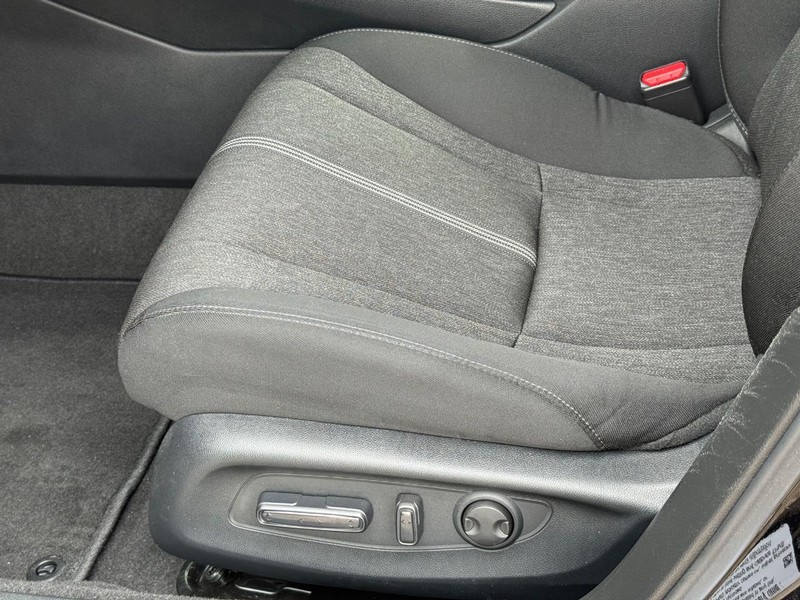 Honda Accord Hybrid Vehicle Image 21