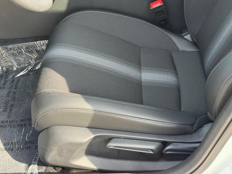 Honda Civic Hatchback Hybrid Vehicle Image 4