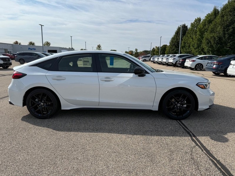 Honda Civic Hatchback Hybrid Vehicle Image 2