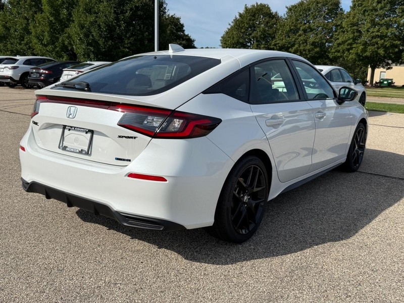 Honda Civic Hatchback Hybrid Vehicle Image 3