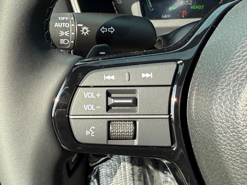Honda Civic Hatchback Hybrid Vehicle Image 11