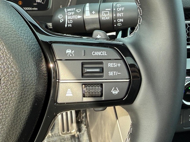 Honda Civic Hatchback Hybrid Vehicle Image 12
