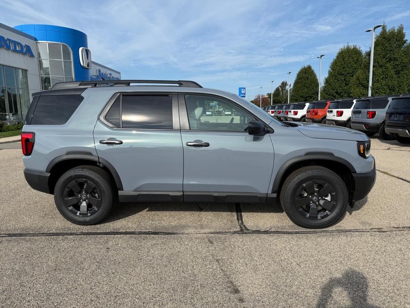 Honda Passport Vehicle Image 2