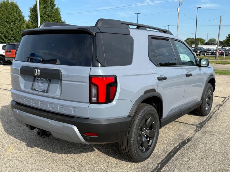 Honda Passport Vehicle Image 3