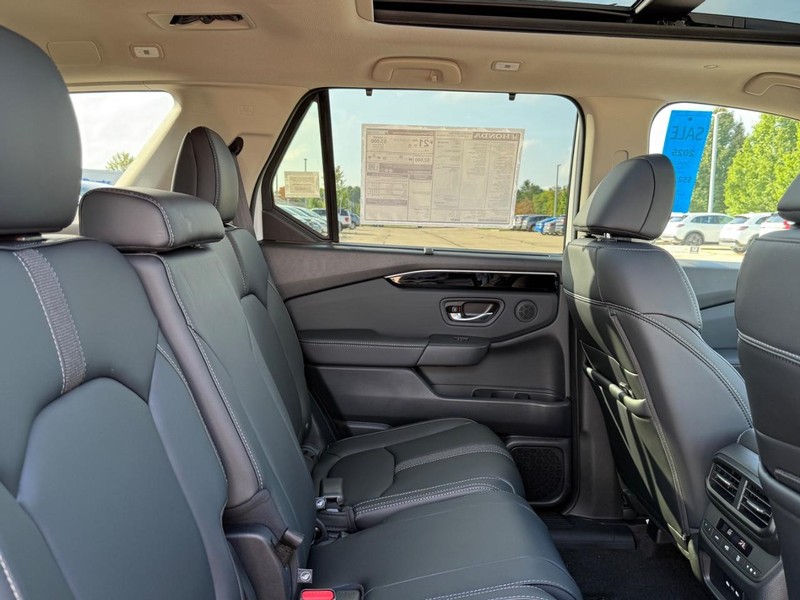 Honda Pilot Vehicle Image 5