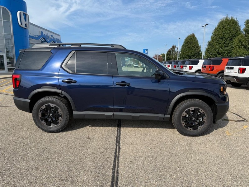 Honda Passport Vehicle Image 2