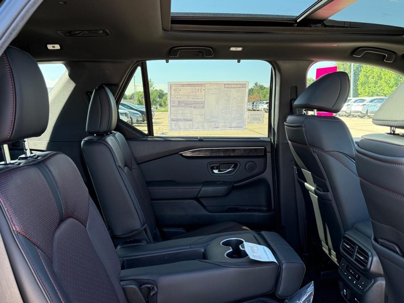 Honda Pilot Vehicle Image 5