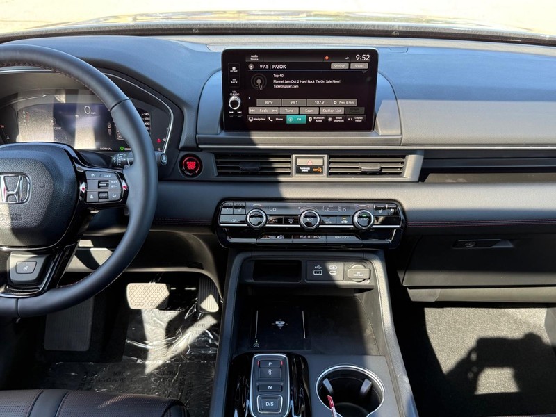 Honda Pilot Vehicle Image 6