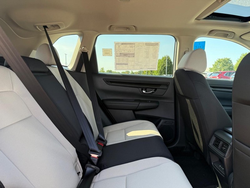 Honda CR-V Vehicle Image 5