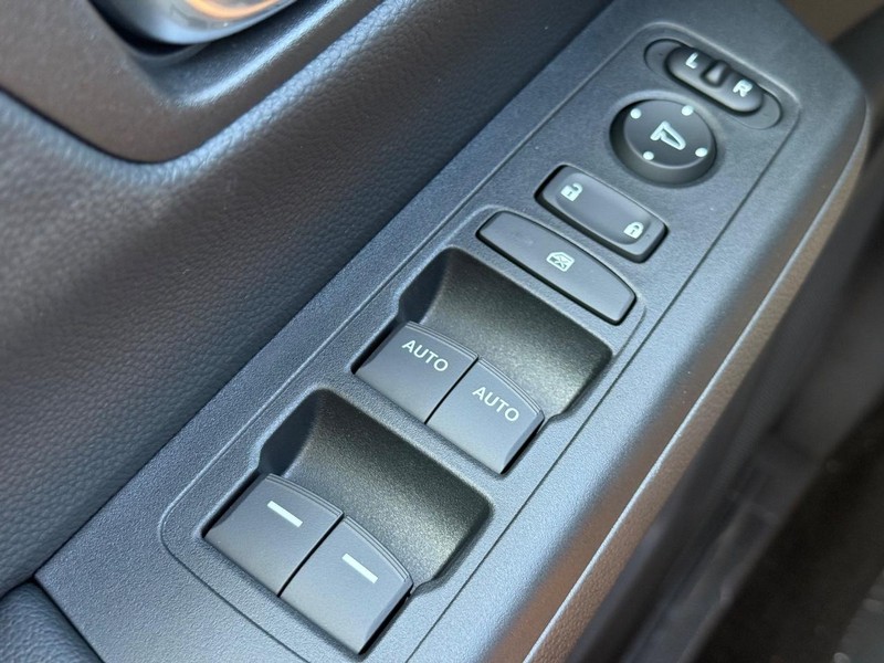 Honda CR-V Vehicle Image 15