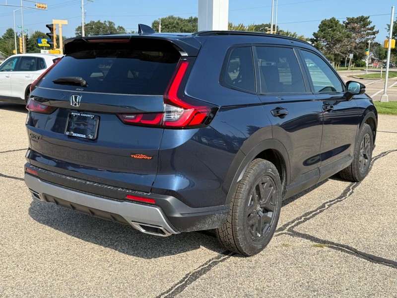 Honda CR-V Hybrid Vehicle Image 3
