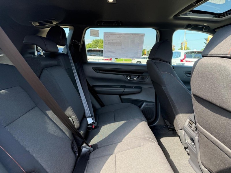 Honda CR-V Hybrid Vehicle Image 5