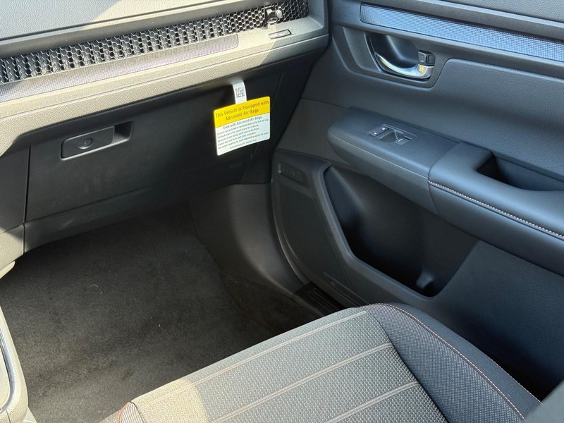 Honda CR-V Hybrid Vehicle Image 10
