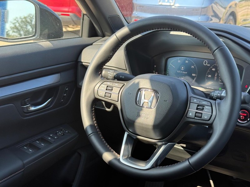 Honda CR-V Hybrid Vehicle Image 9