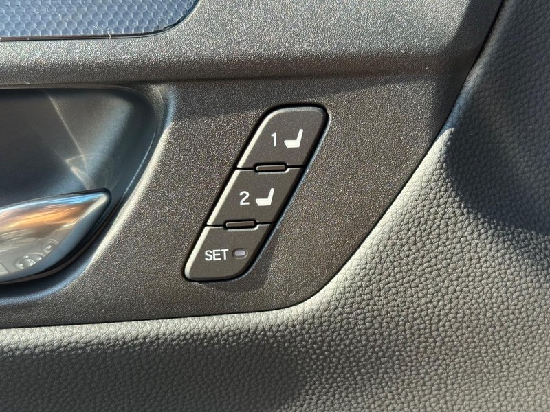 Honda CR-V Hybrid Vehicle Image 11