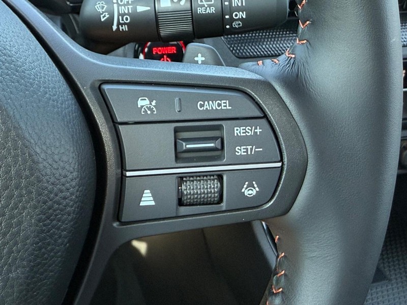 Honda CR-V Hybrid Vehicle Image 13