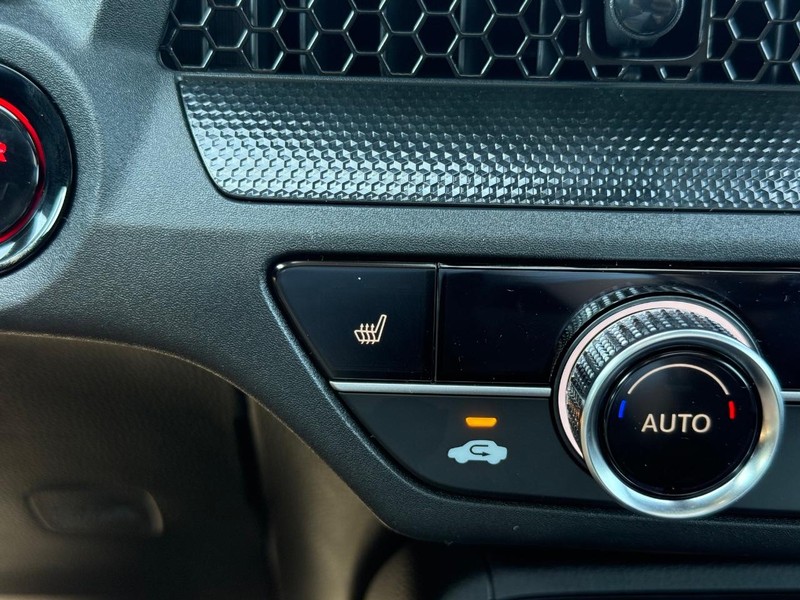 Honda CR-V Hybrid Vehicle Image 15