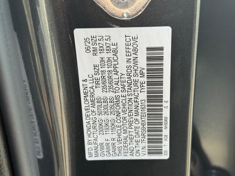 Honda CR-V Hybrid Vehicle Image 18