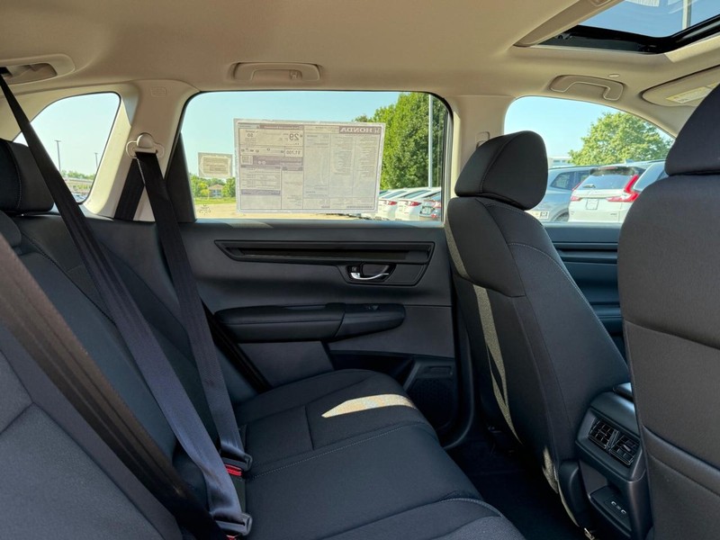 Honda CR-V Vehicle Image 5
