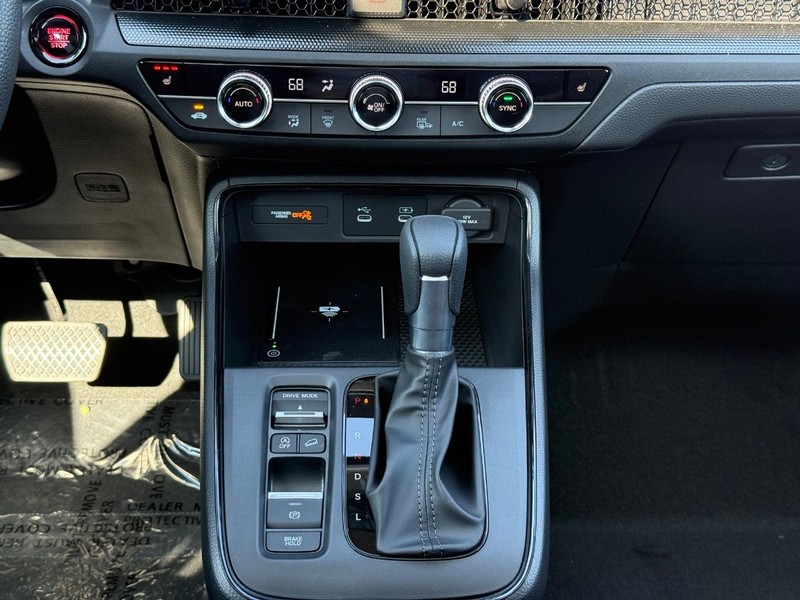 Honda CR-V Vehicle Image 8