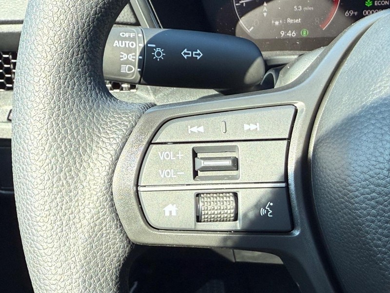 Honda CR-V Vehicle Image 11