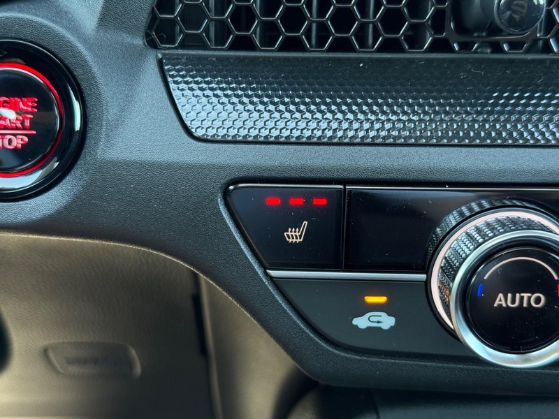 Honda CR-V Vehicle Image 14