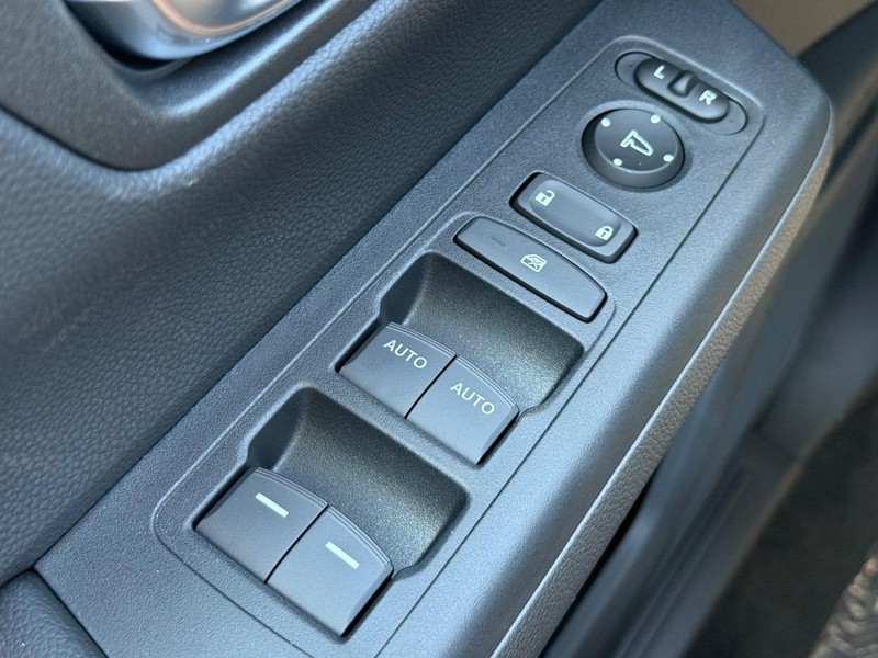 Honda CR-V Vehicle Image 15