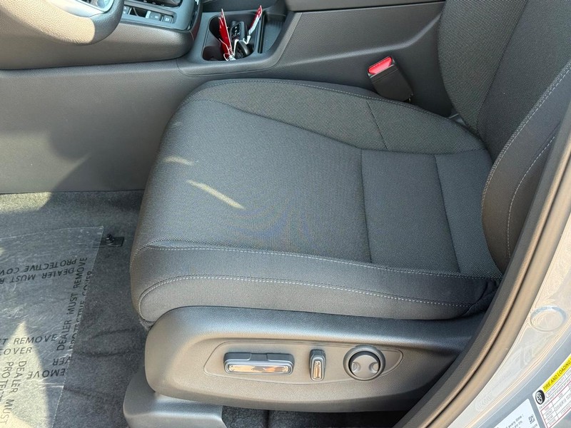 Honda CR-V Vehicle Image 16