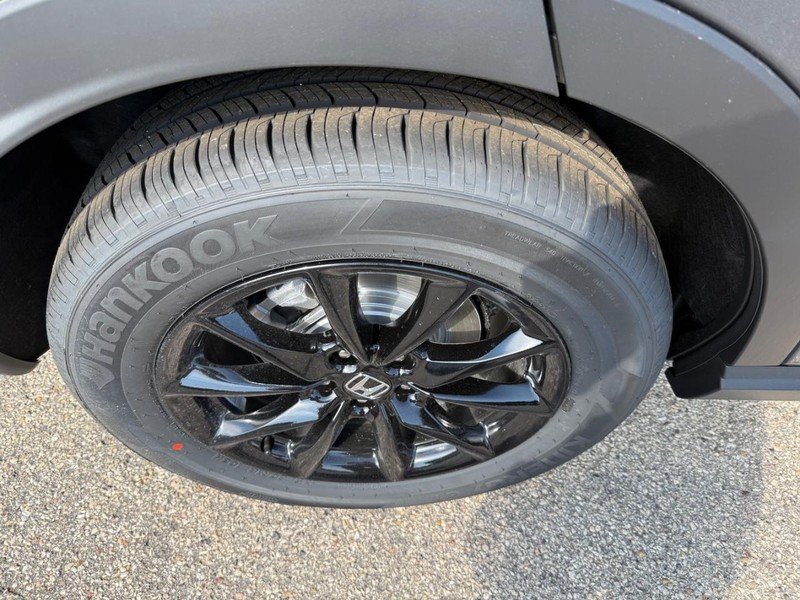 Honda CR-V Hybrid Vehicle Image 4