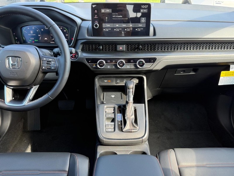 Honda CR-V Hybrid Vehicle Image 6
