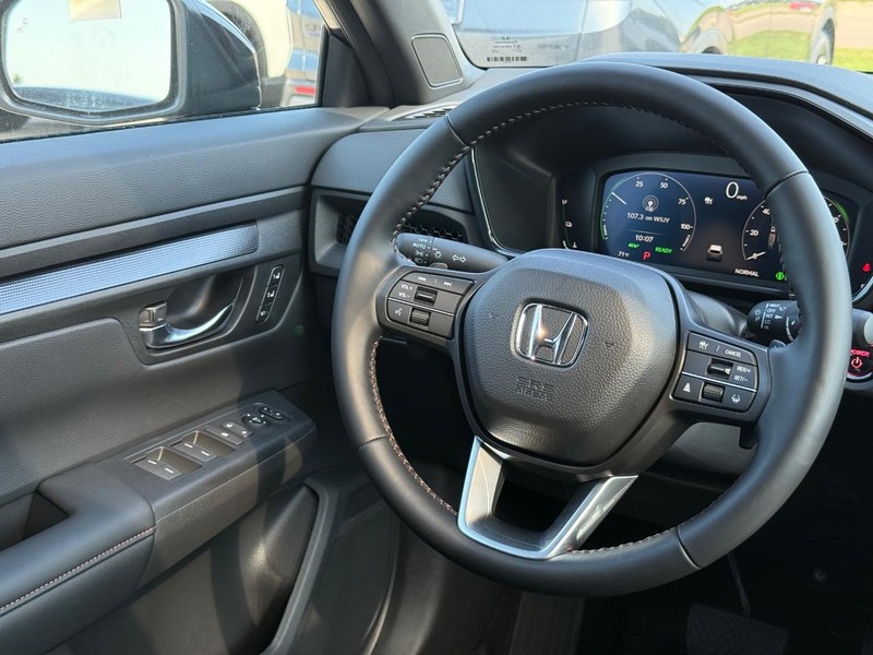 Honda CR-V Hybrid Vehicle Image 9