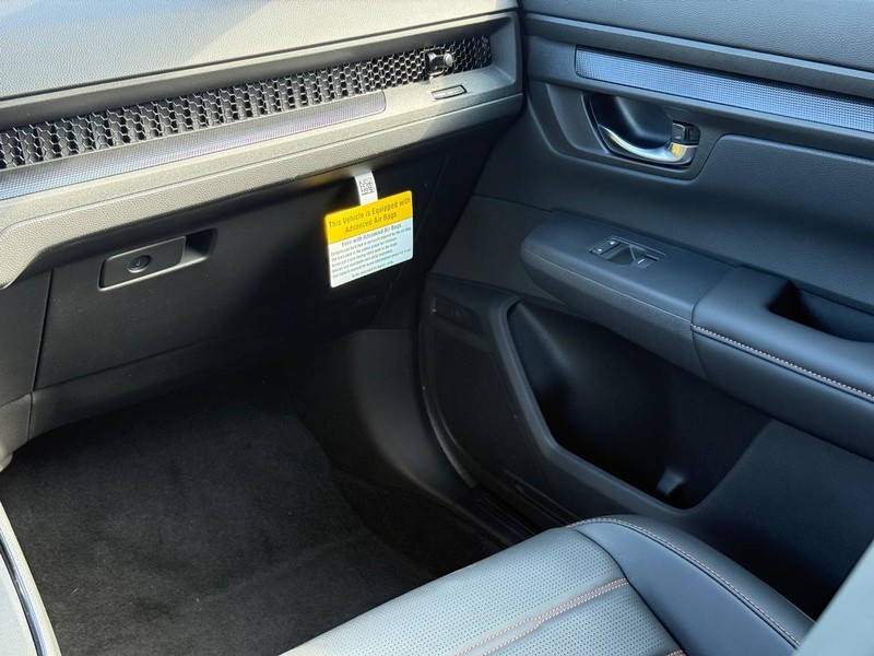 Honda CR-V Hybrid Vehicle Image 10