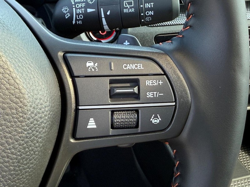 Honda CR-V Hybrid Vehicle Image 13