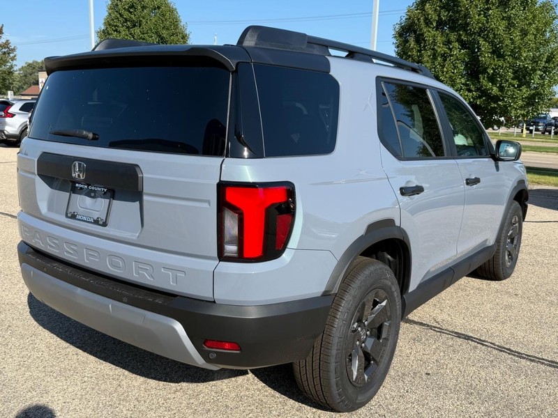 Honda Passport Vehicle Image 3