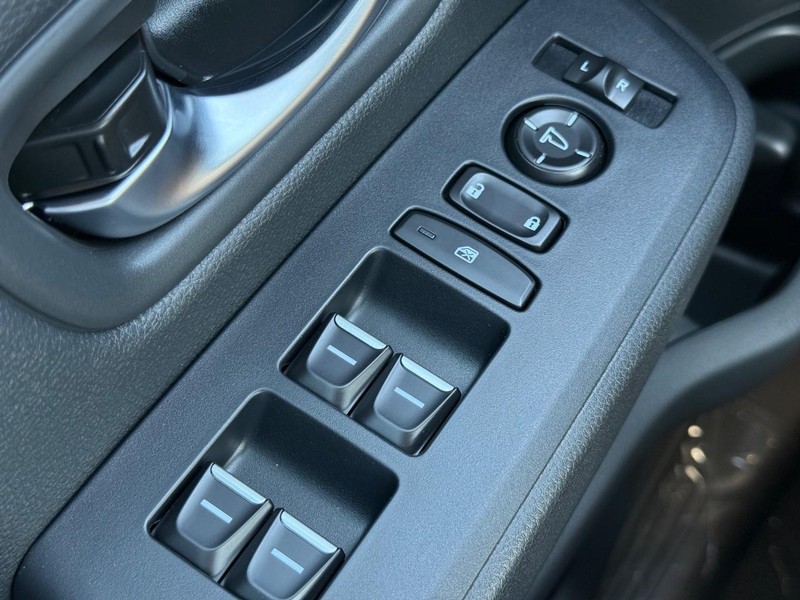 Honda Passport Vehicle Image 15