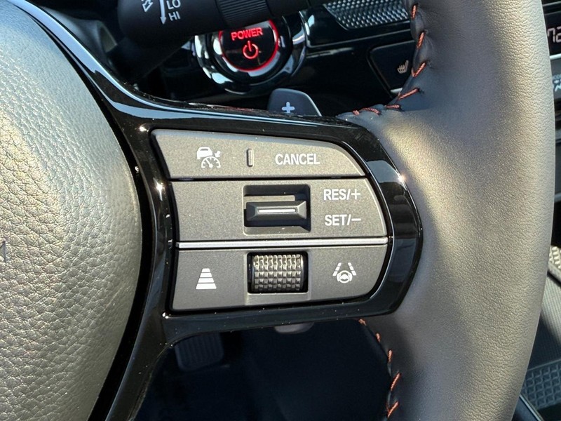 Honda CR-V Hybrid Vehicle Image 13