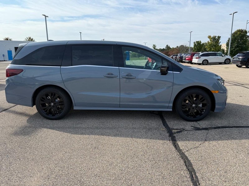 Honda Odyssey Vehicle Image 2
